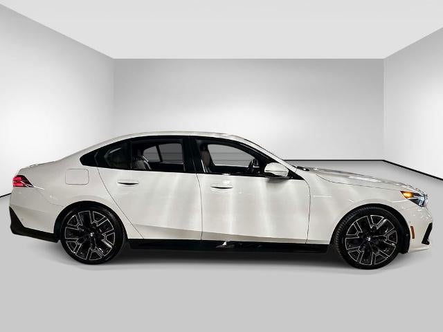 2024 BMW 530i 530i